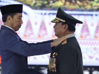 Presiden RI Joko Widodo Menyematkan Pangkat Bintang 4 kepada Menhan Prabowo Subianto