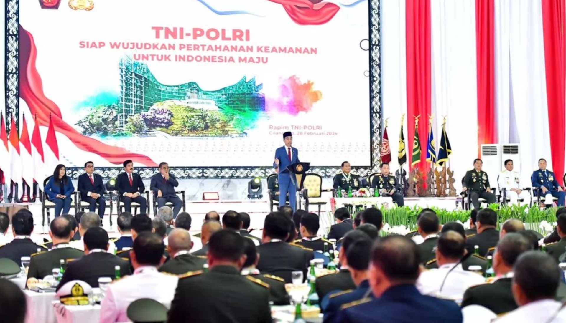 Penghargaan itu diberikan langsung oleh Presiden RI Joko Widodo, menghadiri Rapat Pimpinan TNI Tahun 2024 di Mabes TNI, Cilangkap, Jakarta, pada Rabu, 29 Februari 2024