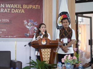 Ratu Ngadu Bonnu Wulla dan Dominikus Alphawan Rangga Kaka Resmi Mendaftar sebagai Bacabup dan Bacawabup SBD