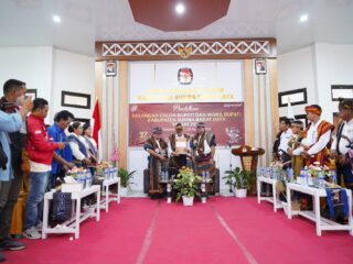 Galeri Pendaftaran Paket AMAN di Kantor KPU Sumba Barat Daya