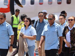 Rombongan Melki Laka Lena dan Jhoni Asadoma Tiba di Sumba Barat Daya, Disambut Paket Rakyat