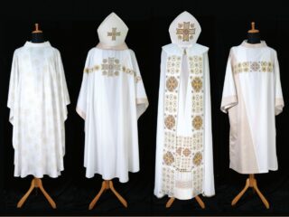 Persiapan Misa Agung di Jakarta: Mengapa Paus Fransiskus Memilih Busana Liturgi Berbeda?