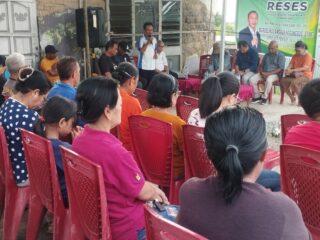 Anggota DPRD NTT Marselinus A. Ngganggus reses bersama Warga Kelurahan Oetete Kota Kupang/ foto: TIMESNTT