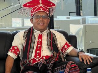 Kenapa Melki-Johni Menulis Buku, bukan Status di Sosial Media ?