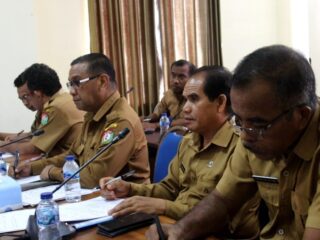 "Adu Taring di Sumba Barat Daya: DPRD vs Pemkab soal Seleksi PPPK. Prosedur Dipertanyakan, Transparansi Diuji. Siapa Tumbang, Siapa Bertahan?"