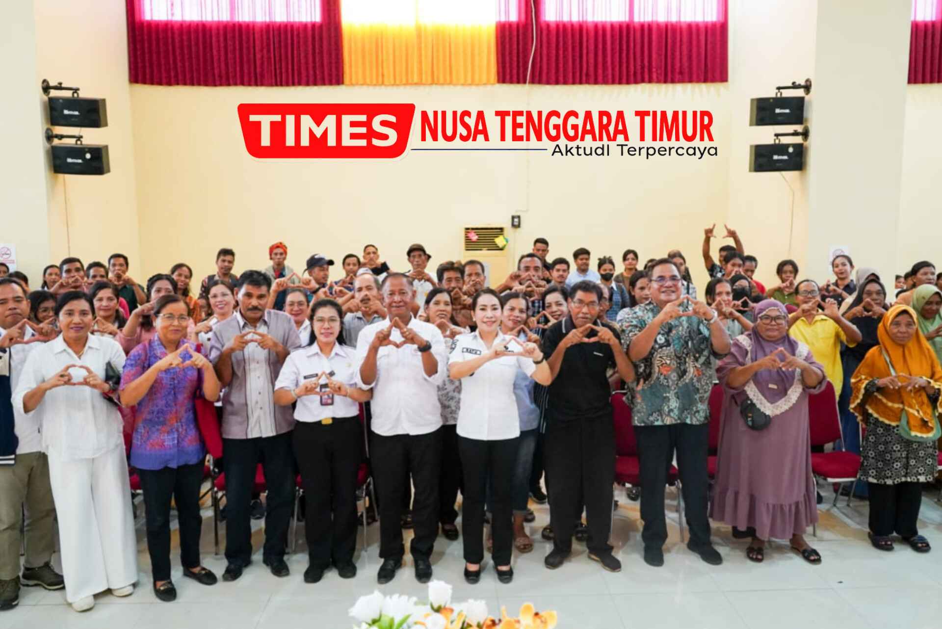 Pemkab Sumba Barat Daya Salurkan Beasiswa Rp 4,27 Miliar, Bupati: "Gunakan dengan Tanggung Jawab dan Kembalilah Membangun Daerah”