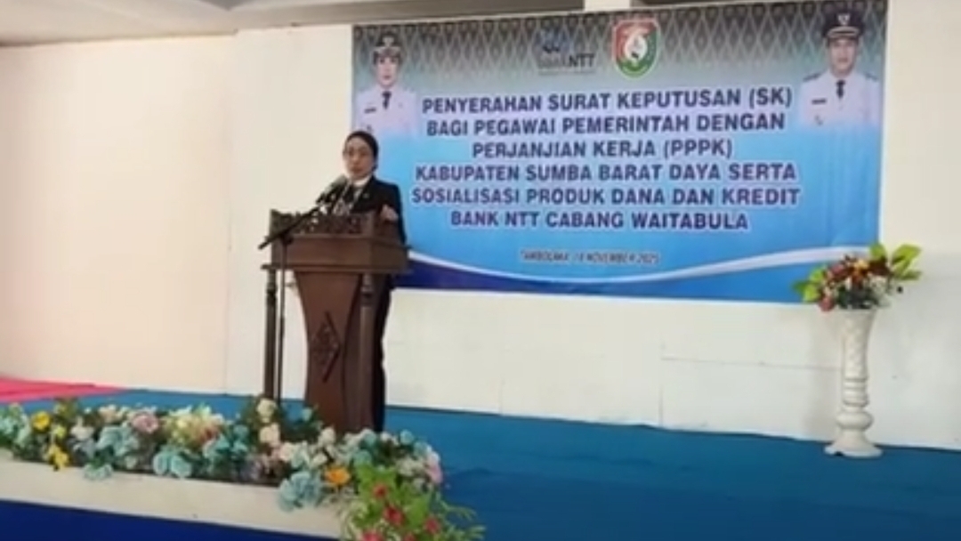 Bupati Sumba Barat Daya Serahkan 389 SK PPPK dan Tekankan Pentingnya Disiplin ASN