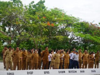 Bupati SBD Tekankan Disiplin ASN dan Persiapan Natal dalam Apel Gabungan
