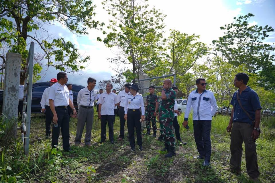 Bupati SBD Tinjau Lokasi Pembangunan Batalyon TP di Wewewa Selatan