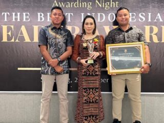 Bupati Sumba Barat Daya Terima Penghargaan The Best Indonesia Leader Award 2025 di Semarang