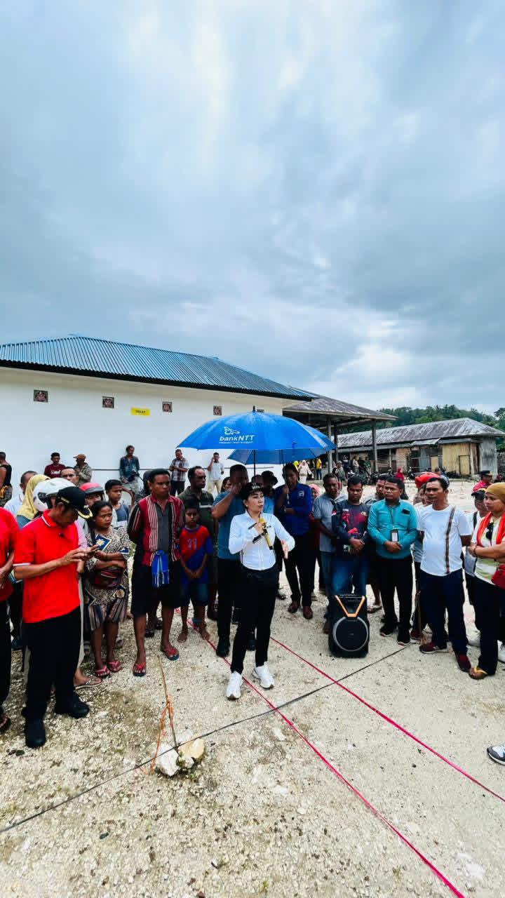 Bupati SBD Pantau Pasar Waimangura, Tekankan Pentingnya Ketertiban dan Kebersihan
