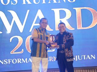 Pemprov NTT Raih Penghargaan di Pos Kupang Award 2025