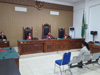 JPU Kejari Sumba Timur Tanggapi Eksepsi Penasihat Hukum Terdakwa Kasus Korupsi Delti