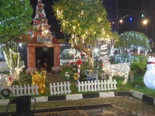 Warga puji Bank Mandiri Sulap Tempat Parkir dengan Ornamen Natal