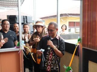 Masih Impor Sayur dari Luar, di Ende Gubernur Melki Ajak Warga Beli Produk Lokal