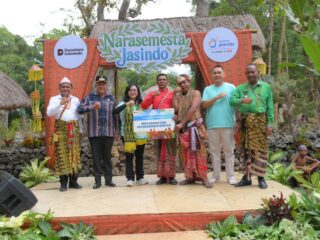 Program Narasemesta Asuransi Jasindo Cegah Stunting untuk Anak-anak dan Ibu Hamil  di Desa Tetaf TTS