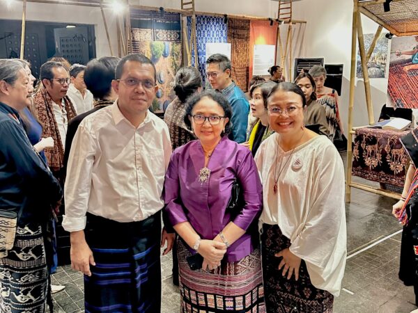 Gubernur Melki: Tenun NTT Simbol Identitas Budaya dan Kekuatan Ekonomi yang Harus Diwariskan