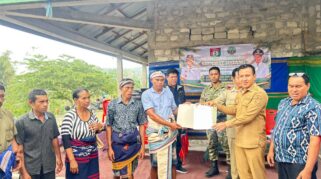 Kepastian tersebut ditandai dengan penyerahan izin Perhutanan Sosial oleh Wakil Bupati Sumba Barat Daya, Dominikus Alphawan R Kaka, kepada Kelompok Tani Lende Linduna di Desa Tara Mata, Kecamatan Wewewa Tengah, Senin (26/10/2026).