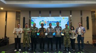 Kegiatan tersebut dihadiri oleh jajaran pemerintah daerah lintas kabupaten, pimpinan instansi vertikal, pelaku industri, hingga jajaran manajemen PLN UP3 Sumba. Salah satu pejabat daerah yang hadir secara langsung adalah Wakil Bupati Sumba Barat Daya, Dominikus Alphawan R Kaka.