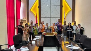 Ratu Ngadu Bonnu Wulla, menerima kunjungan resmi serta memimpin diskusi bersama delegasi Kedutaan Besar (Kedubes) Australia yang didampingi oleh sejumlah perwakilan organisasi non-pemerintah (non-governmental organization/NGO)