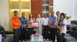 Bantuan logistik kemanusiaan yang digelontorkan Pemkot Kupang mencakup 50 dus mi instan, 100 dus air mineral, 151 kemasan beras berukuran 5 kilogram, 20 lembar terpal, serta 34 lembar selimut. Seluruh pasokan logistik ini disiapkan untuk menopang pemenuhan kebutuhan dasar warga selama masa tanggap darurat.